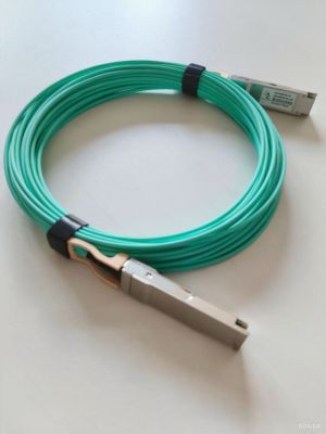 वायर हार्नेस निर्माता डेटा केंद्रों के लिए कस्टम केबल डिज़ाइन के साथ QSFP-40G हाई-स्पीड असेंबली की पेशकश करता है, जिसमें कम-हानि सिग्नल अखंडता और ईएमआई परिरक्षण की सुविधा है